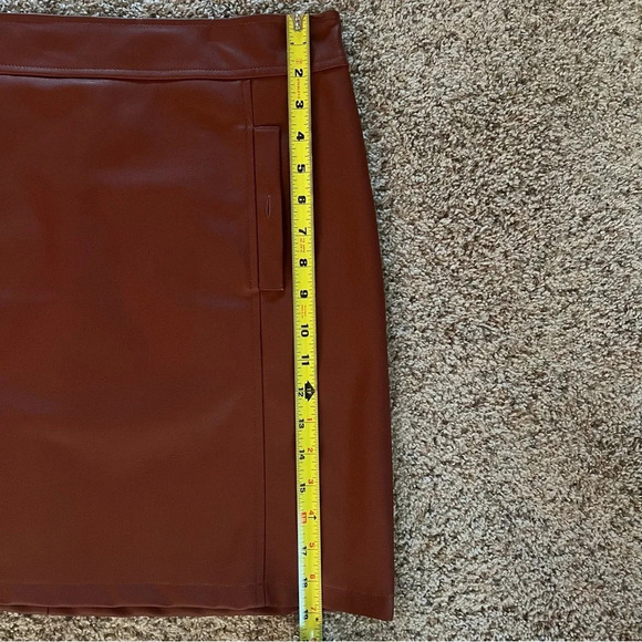 LOFT faux leather camel skirt, Size 6 - Picture 2 of 9
